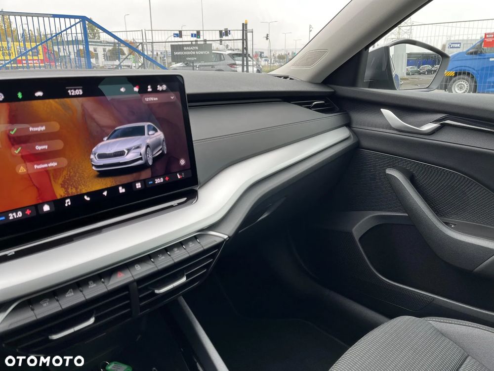 Skoda Octavia 1.5 TSI mHEV Selection DSG - 37