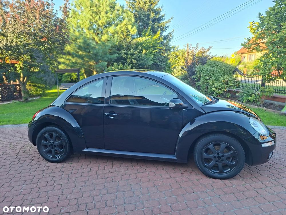 Volkswagen New Beetle - 7