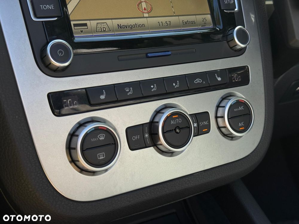 Volkswagen Eos 2.0 TDI DPF BlueMotion Technology Sport & Style - 28