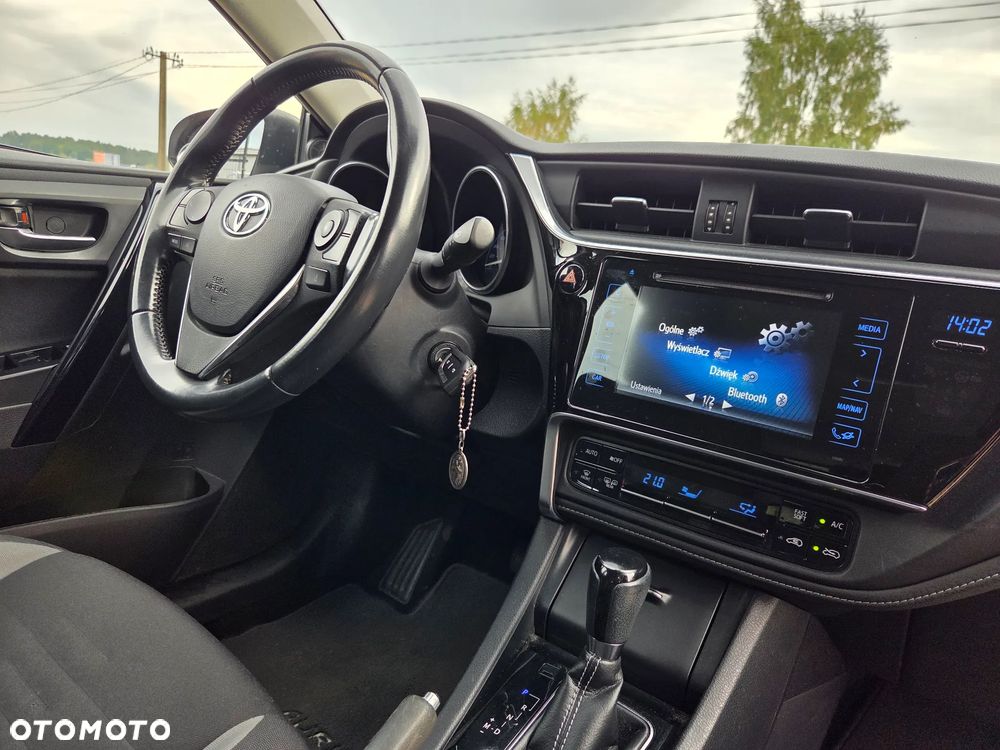 Toyota Auris 1.6 Premium MS - 21