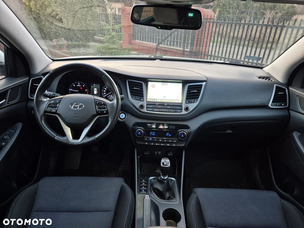 Hyundai Tucson 2.0 CRDI BlueDrive Style 2WD - 20