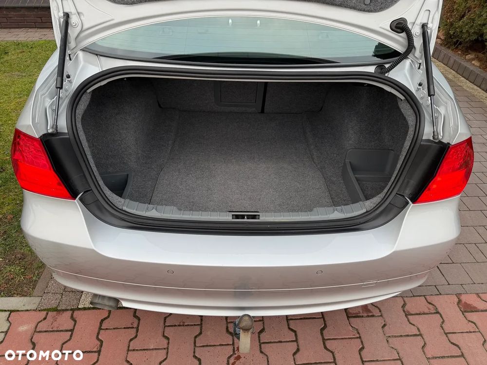 BMW Seria 3 318d DPF Edition Exclusive - 21