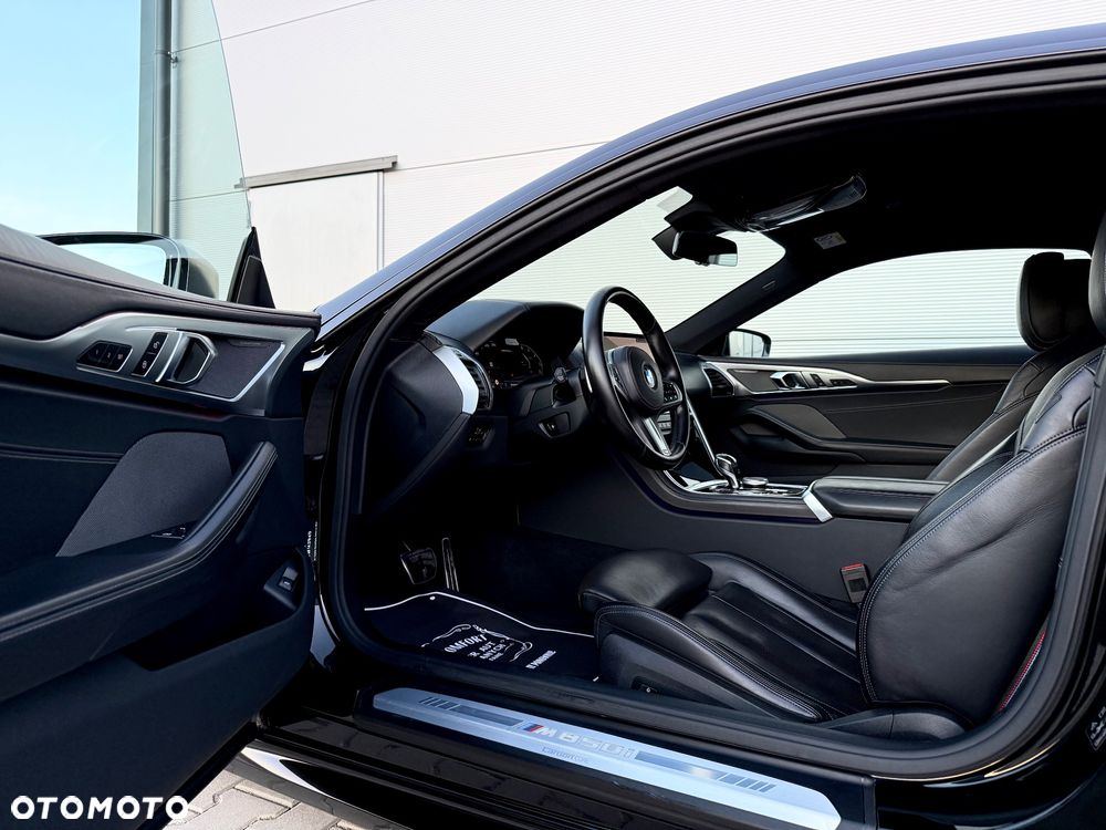 BMW Seria 8 - 24