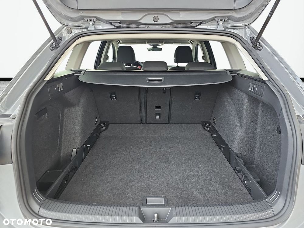 Volkswagen Golf 2.0 TDI Life - 12