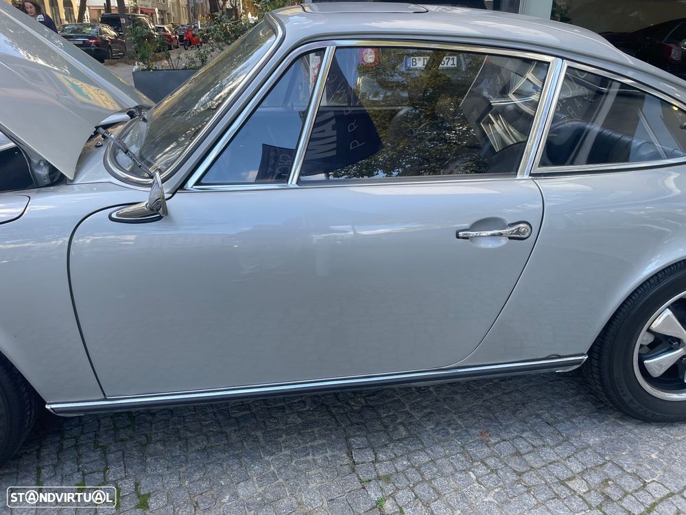 Porsche 911 Série F - 10