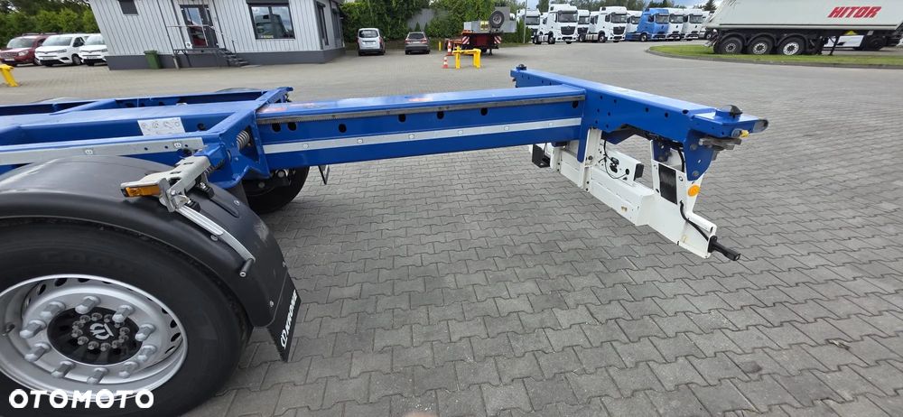 Krone SD dla kontenerów morskich 20, 40 i 45 stóp z agregatem - 24