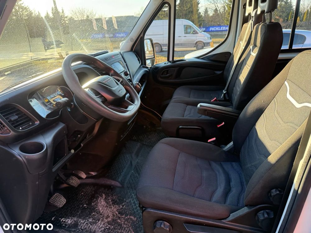 Iveco Daily 35S180, 3.0 180KM, Doka 7os., Niski przebieg, Bardzo zadbany - 17