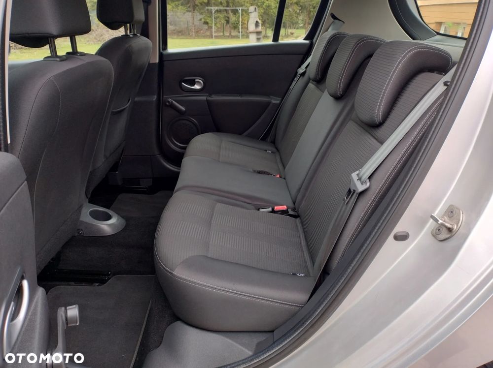 Renault Clio 1.2 16V 75 Dynamique - 22