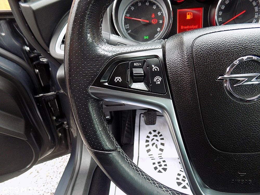 Opel Astra 1.4 Turbo Selection - 11