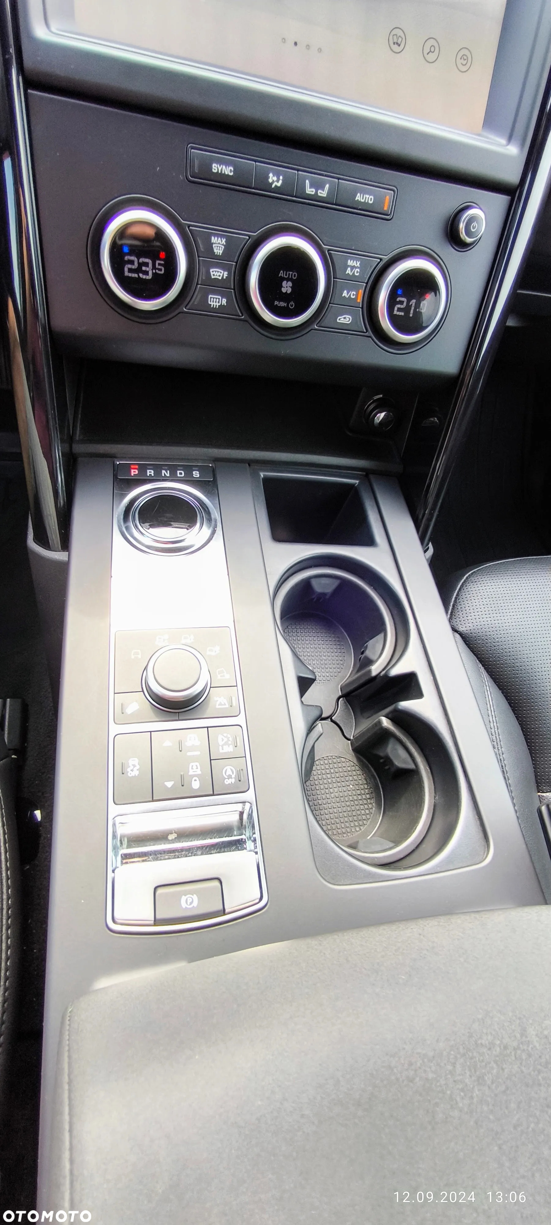 Land Rover Discovery V 3.0 Si6 SE - 24