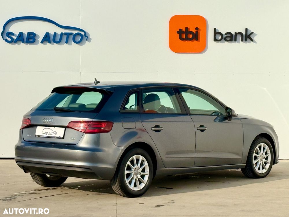 Audi A3 1.6 TDI S tronic Ambition - 18