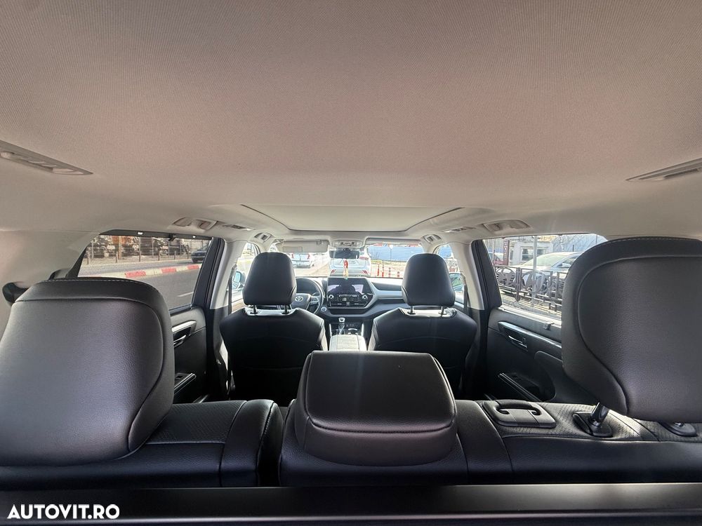 Toyota Highlander 2.5 Hybrid Luxury - 24