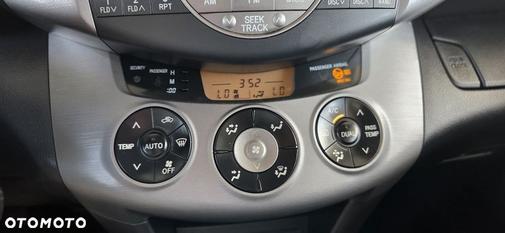 Toyota RAV4 2.2 D-4D 4x4 Sol - 32