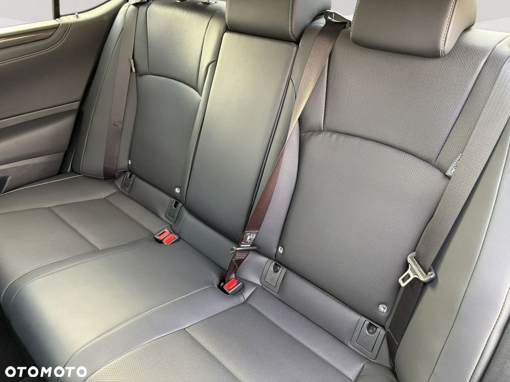 Lexus ES - 24