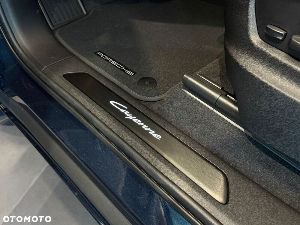 Porsche Cayenne - 14