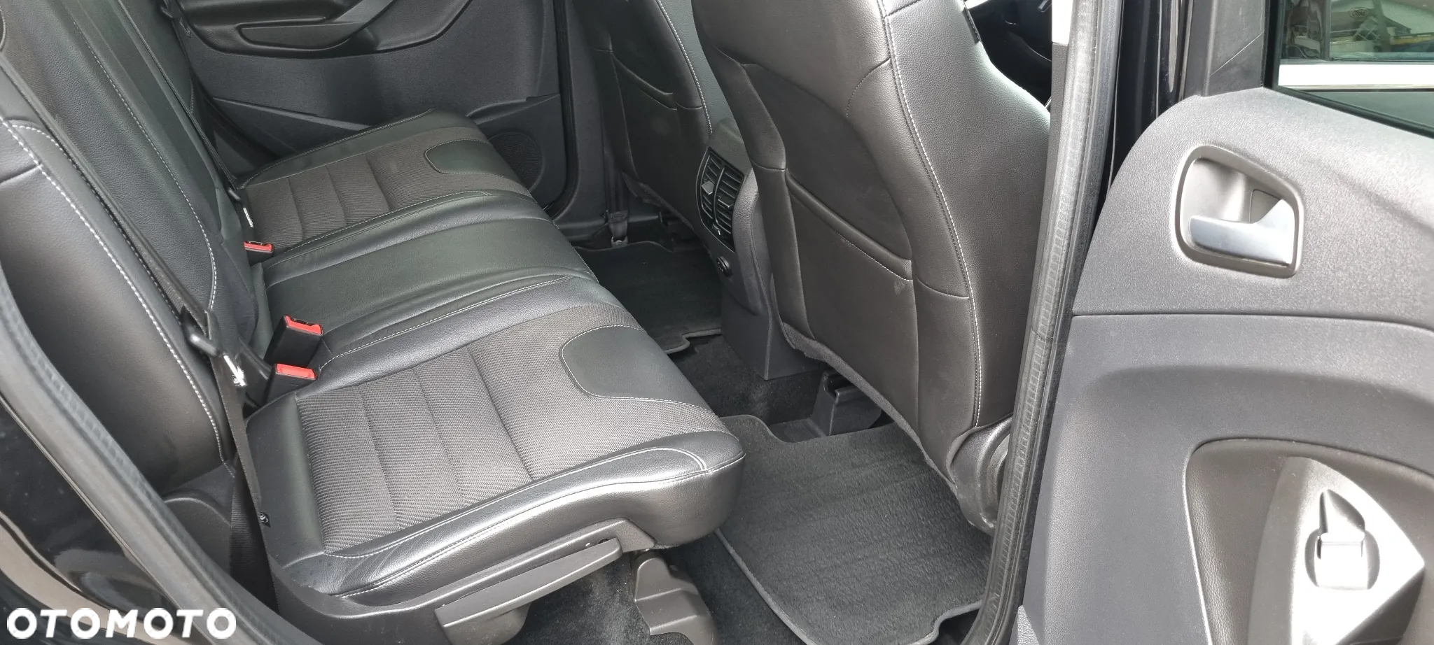 Ford Kuga 2.0 TDCi 2x4 Titanium - 13
