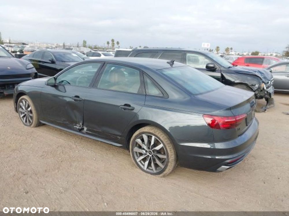 Audi A4 Limousine - 4