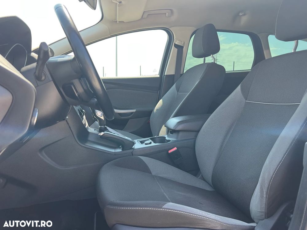 Ford Focus 2.0 TDCi DPF Aut. SYNC Edition - 6