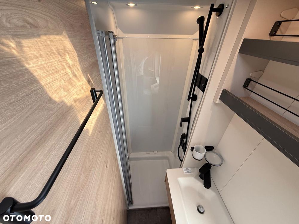 Dethleffs Camper 560 FMK - 15