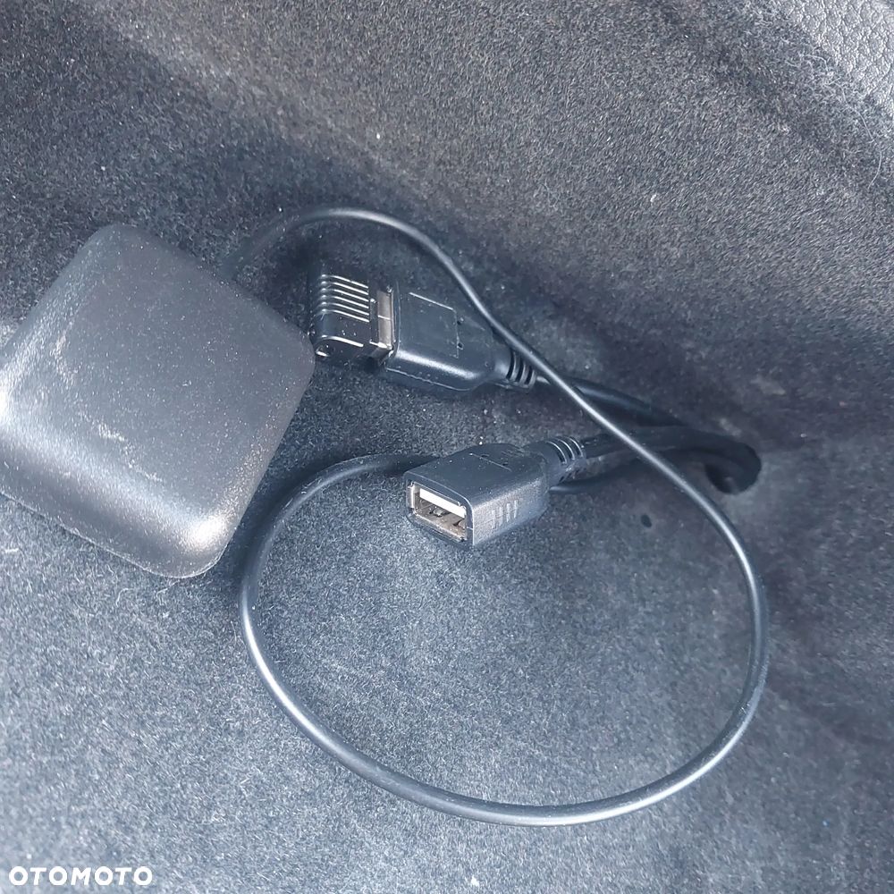 Volkswagen Sharan 2.0 TDI DSG BlueMotion Technology Comfortline - 12