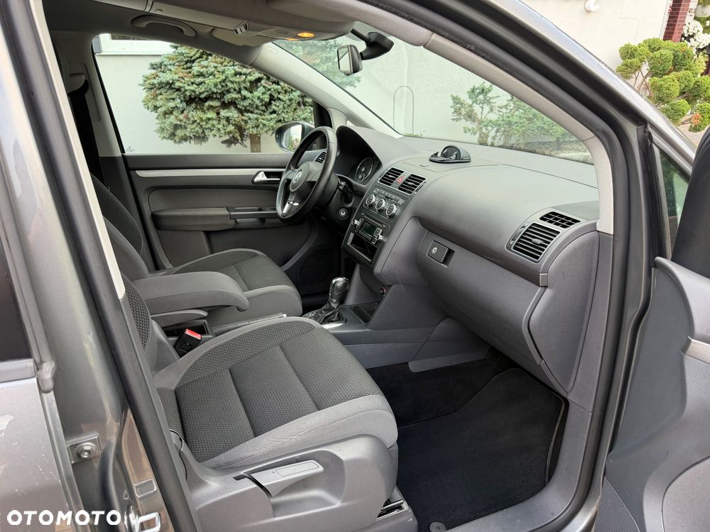 Volkswagen Touran 1.6 TDI DPF BlueMotion Technology DSG Trendline - 12