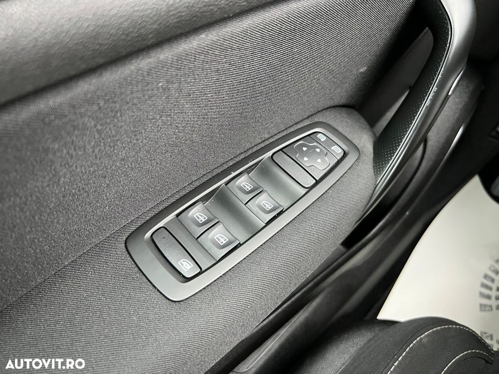 Renault Megane Grandtour TCe 140 GPF LIMITED - 21