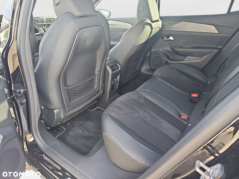 Peugeot 408 - 21