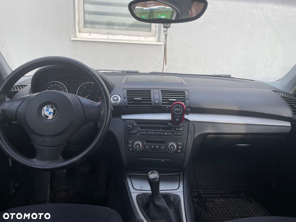 BMW Seria 1 118d DPF - 10