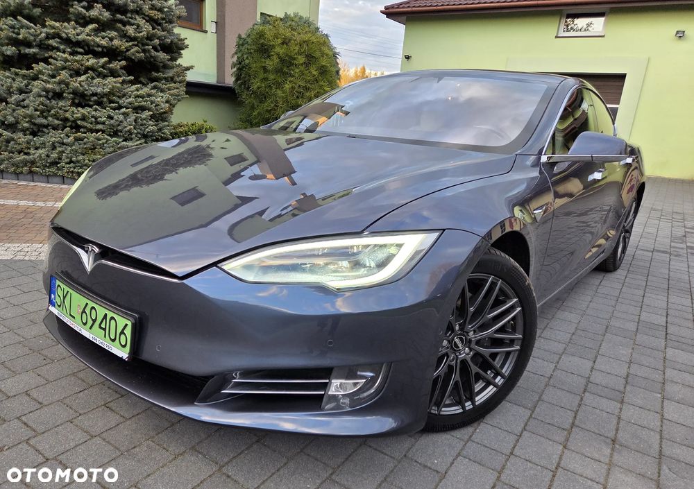 Tesla Model S - 2