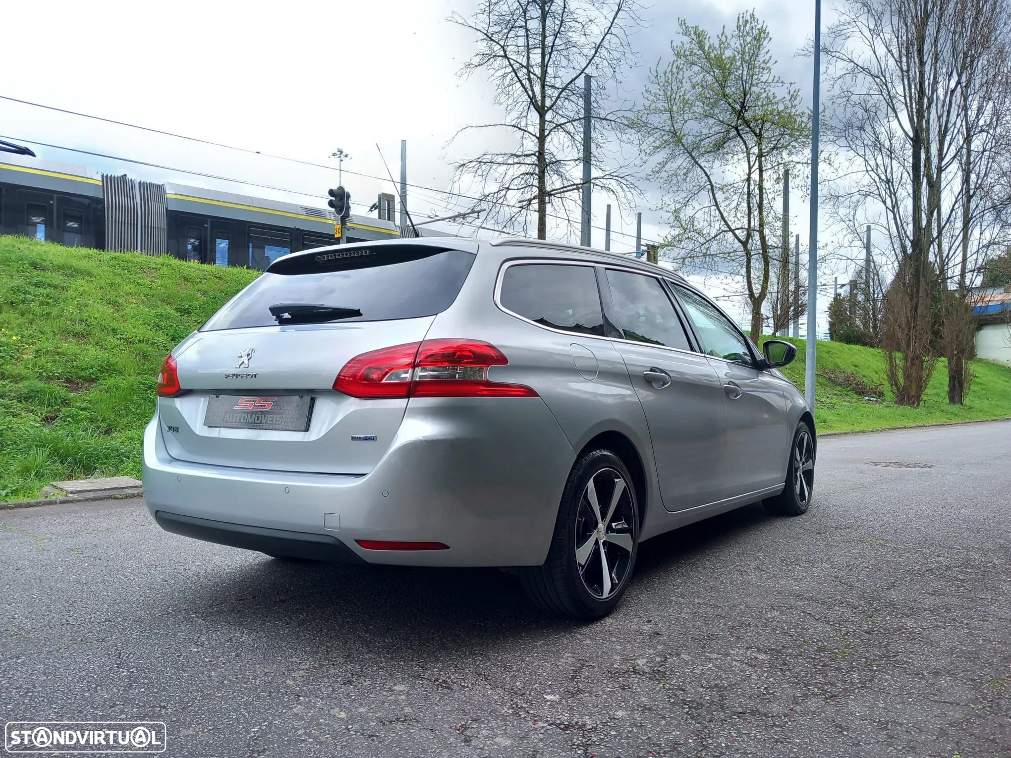 Peugeot 308 SW BlueHDi 150 EAT6 Stop & Start Allure - 4