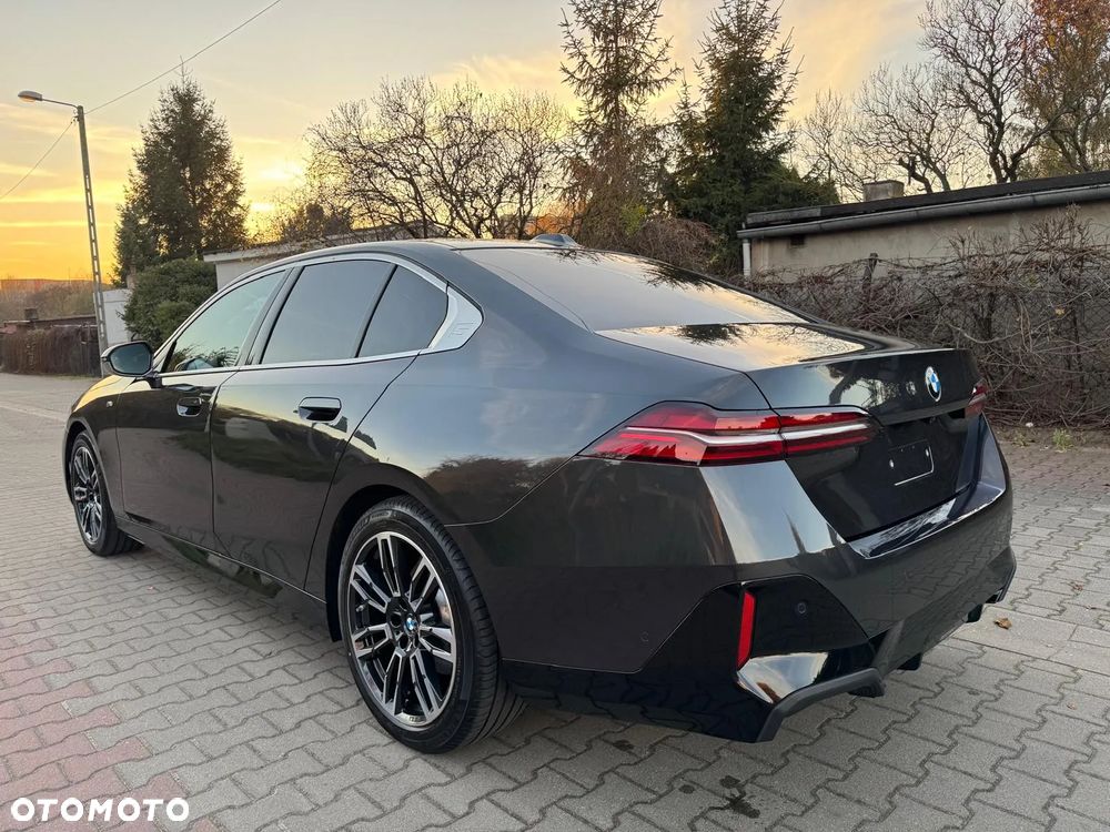 BMW Seria 5 520d xDrive - 10