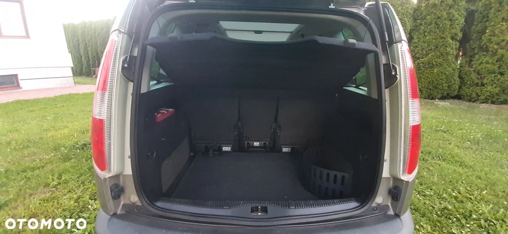 Skoda Roomster 1.6 16V Scout PLUS EDITION - 33