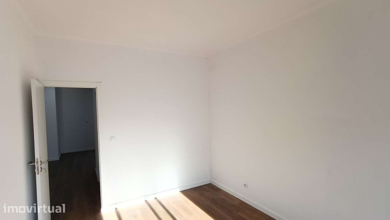 Apartamento T3 c/ 93 m² remodelado situado no Alto do Seixalinho - Grande imagem: 4/30