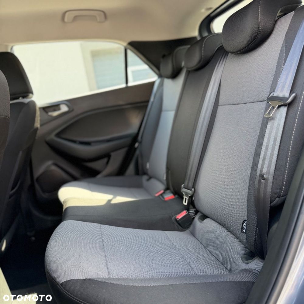 Hyundai i20 - 18
