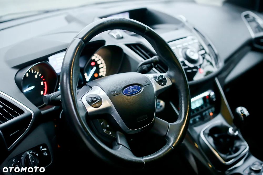 Ford Kuga 2.0 TDCi 4x4 Titanium - 28
