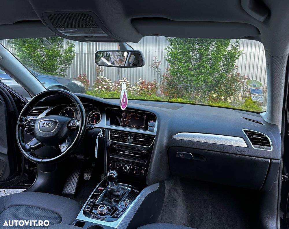 Audi A4 2.0 TDI DPF S line Sportpaket - 6