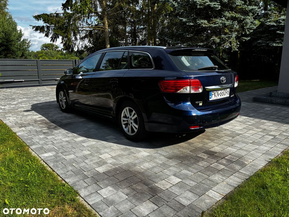 Toyota Avensis 2.0 D-4D Luna - 10