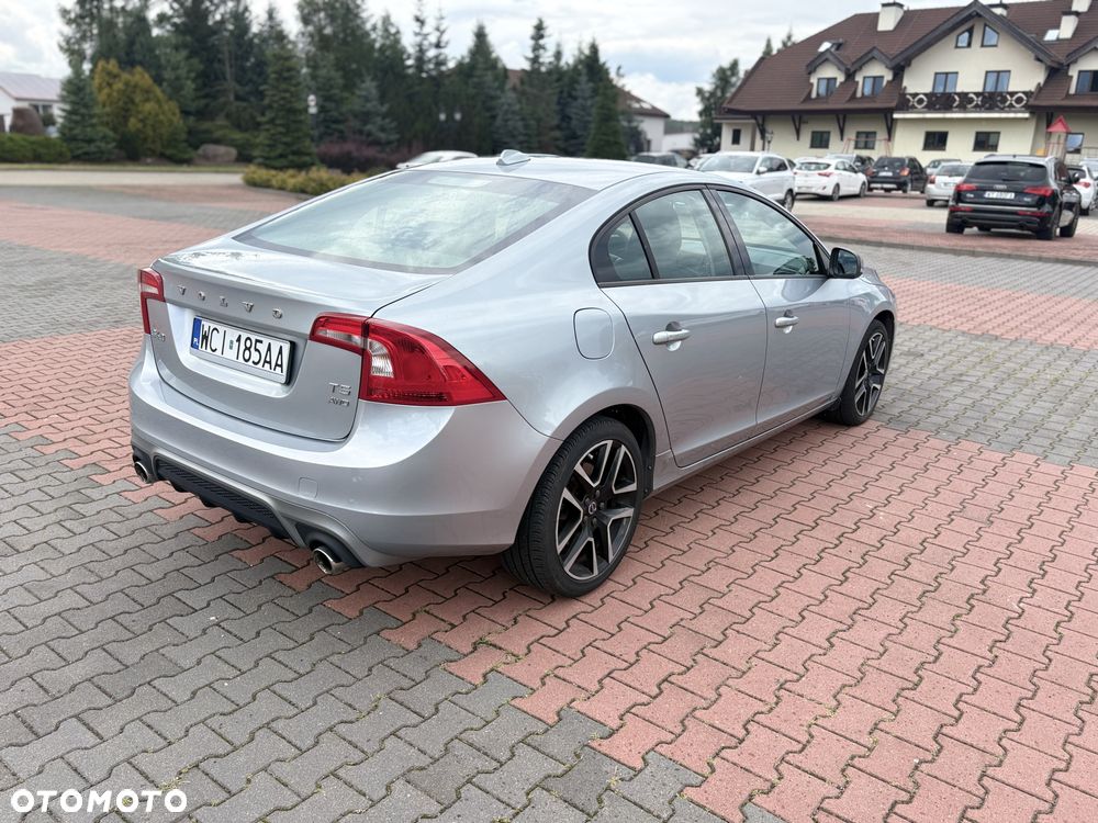 Volvo S60 T5 Drive-E Dynamic Edition (Kinetic) - 5