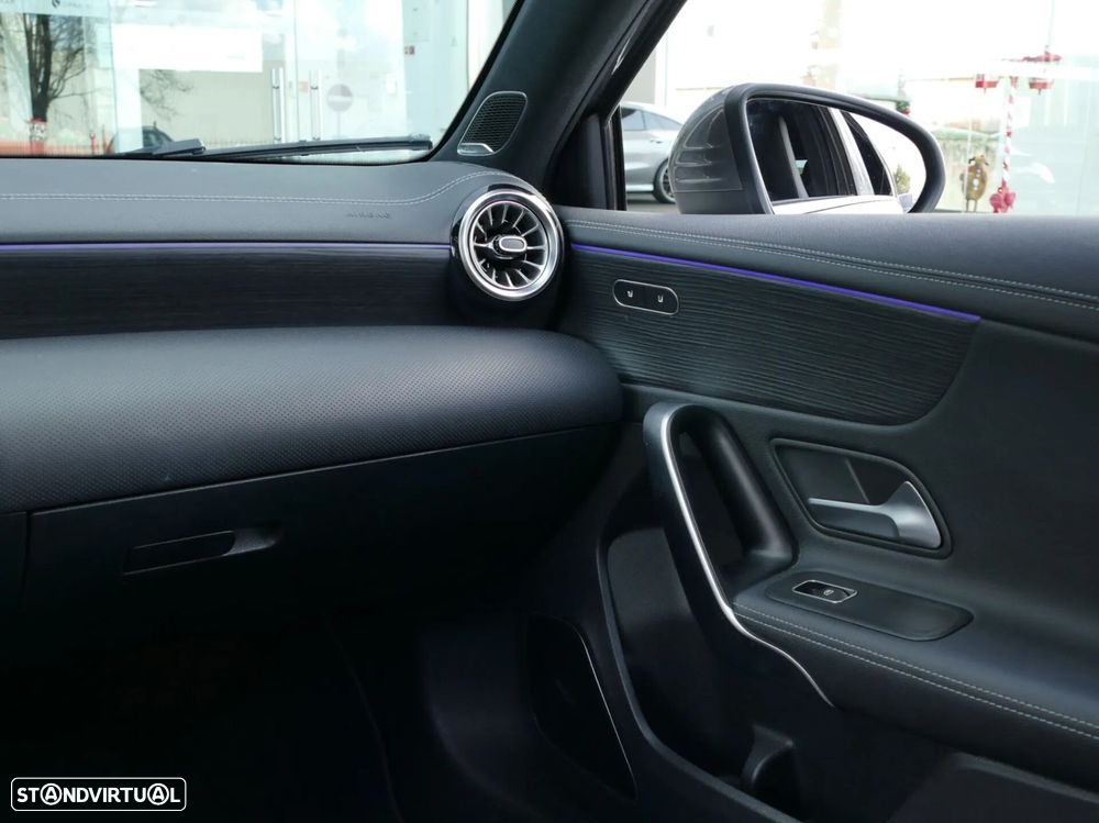 Mercedes-Benz A 250 e AMG Line - 37