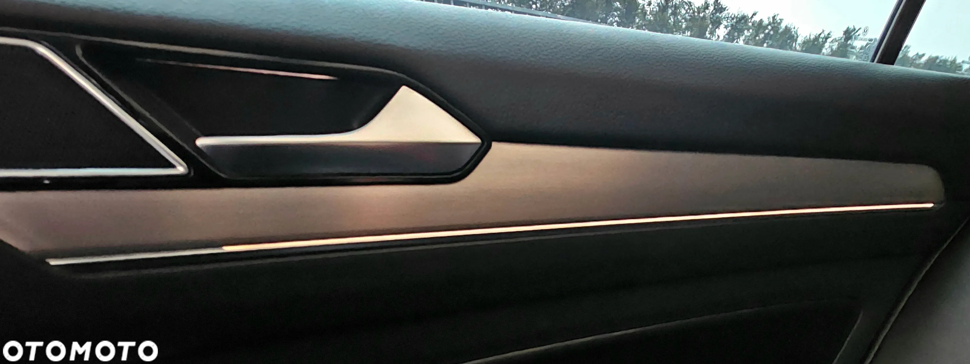 Volkswagen Passat Variant 2.0 TDI SCR DSG Highline - 28