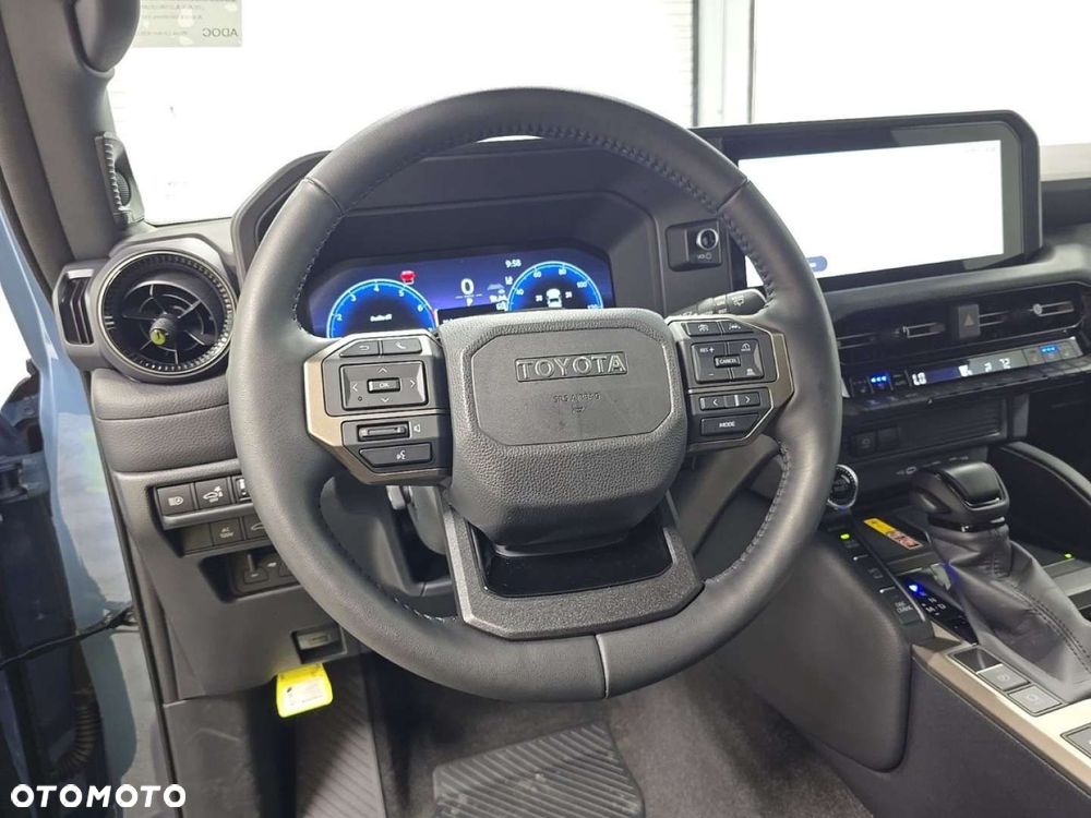 Toyota Land Cruiser - 11