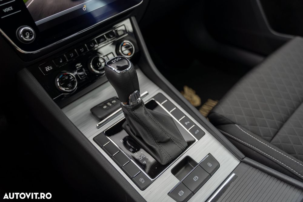 SKODA Superb 2021 — imagine 22