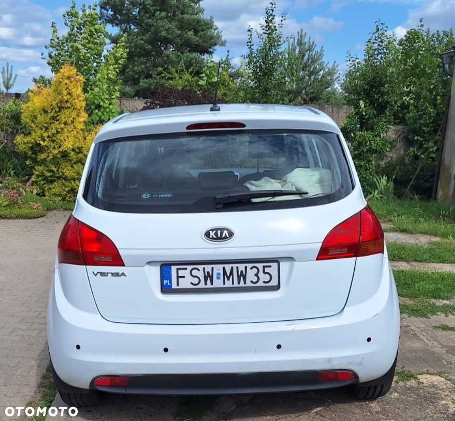 Kia Venga - 3
