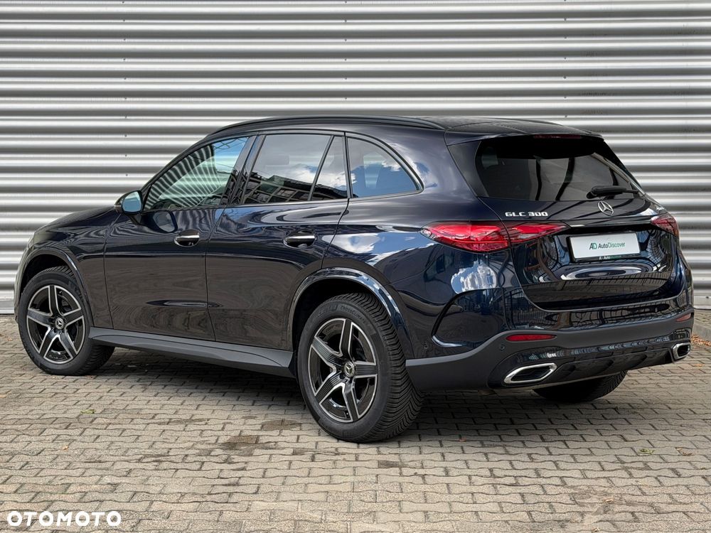 Mercedes-Benz GLC 300 4Matic 9G-TRONIC AMG Line Advanced - 3