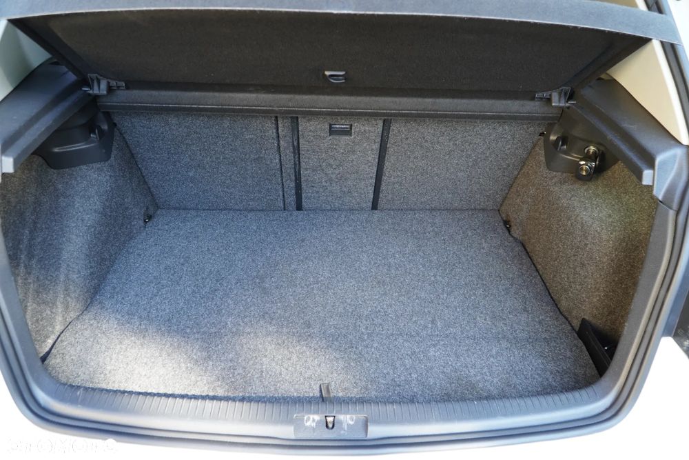 Volkswagen Golf 1.4 TSI Highline - 24