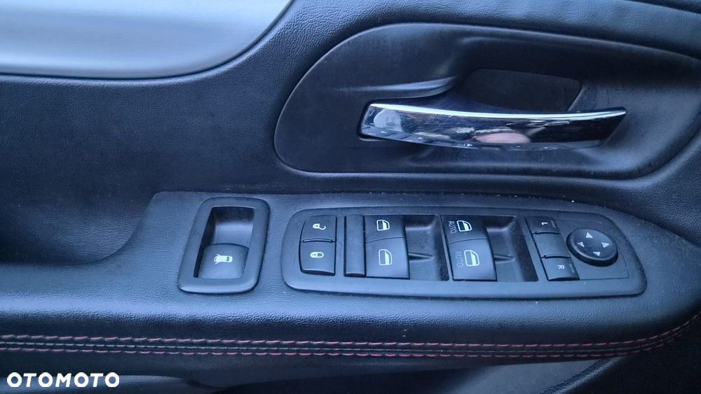 Dodge Grand Caravan - 24