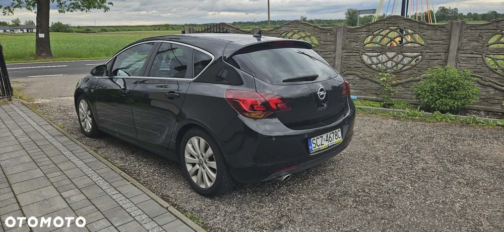 Opel Astra 1.6 T Cosmo - 6