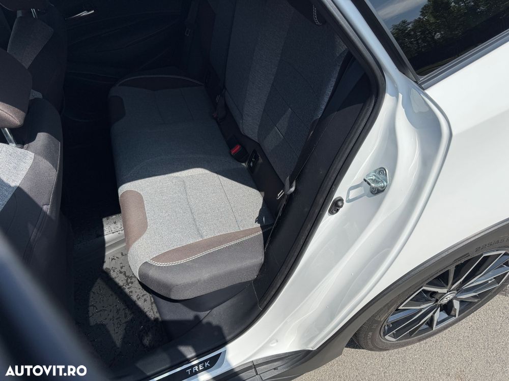 Toyota Corolla 1.8 HEV Business - 12
