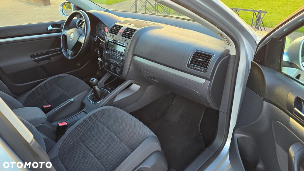 Volkswagen Golf - 11