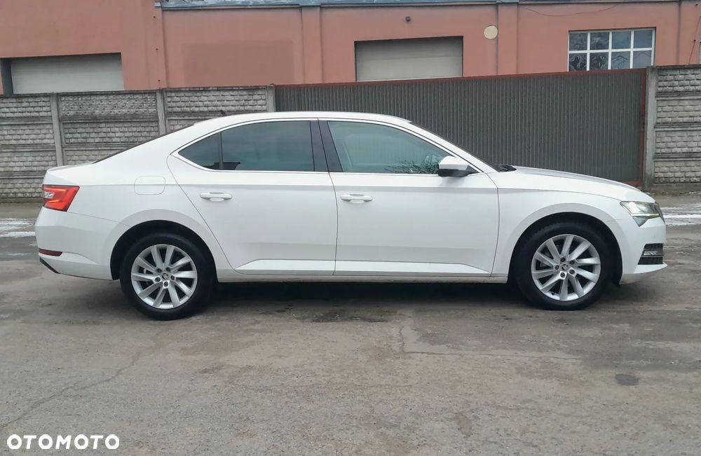 Skoda Superb ver-2-0-tdi-style - 8